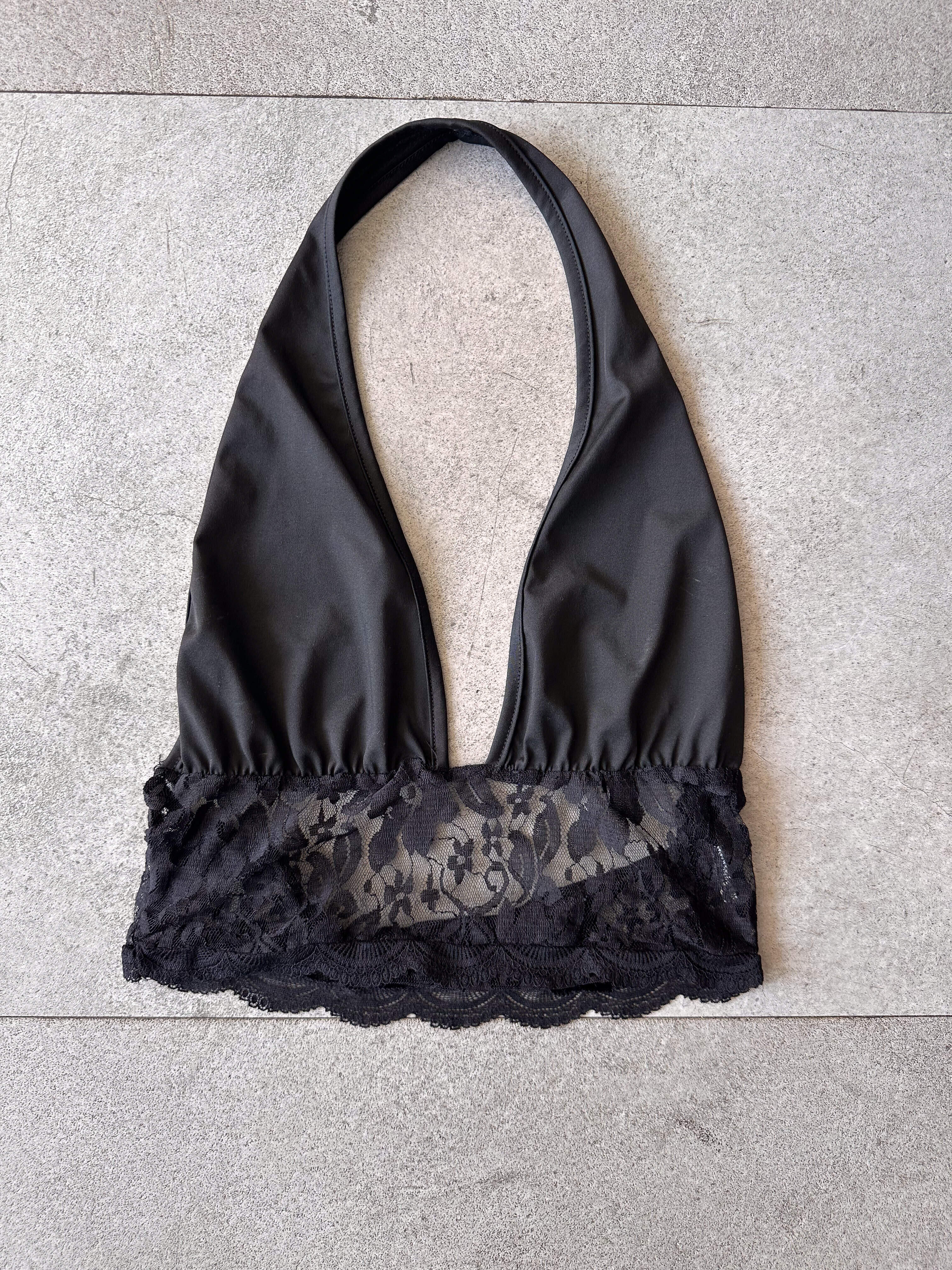 Top con detalles de encaje